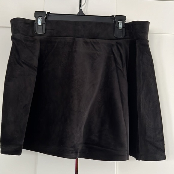 Juicy couture mini black velvet skirt new - Picture 5 of 5